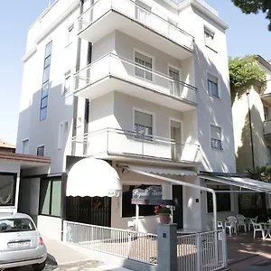 hotel-pigalle.riccione-hotels.org/
